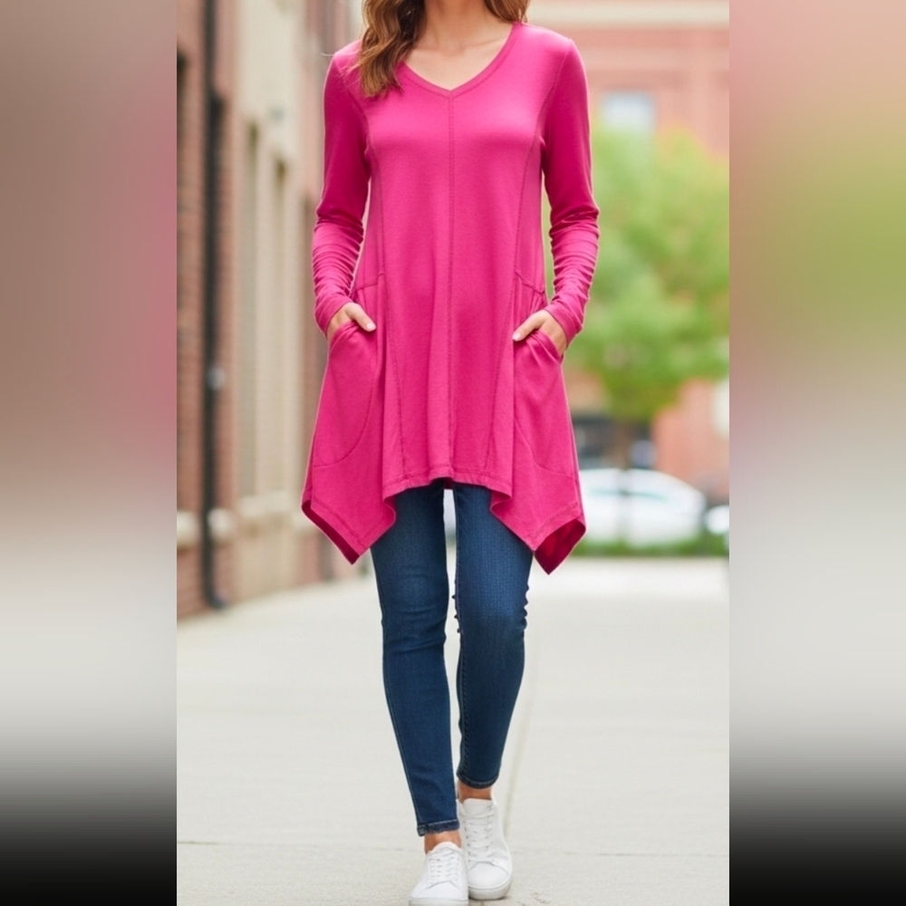 LOGO by Lori Goldstein Cotton Modal Seamed V-Neck Top w Pockets FUCHSIA